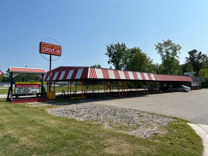 Happy Dayz Drive-In & Diner — Pinconning, MI