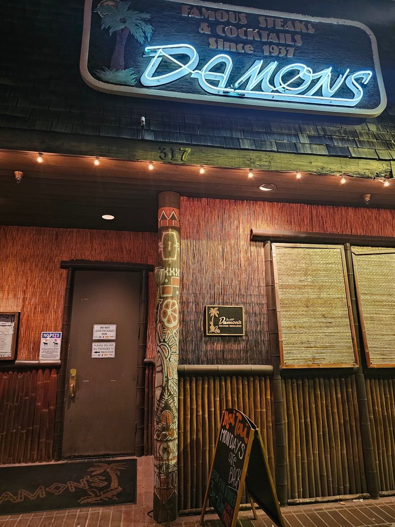 Damon’s Steakhouse, Glendale