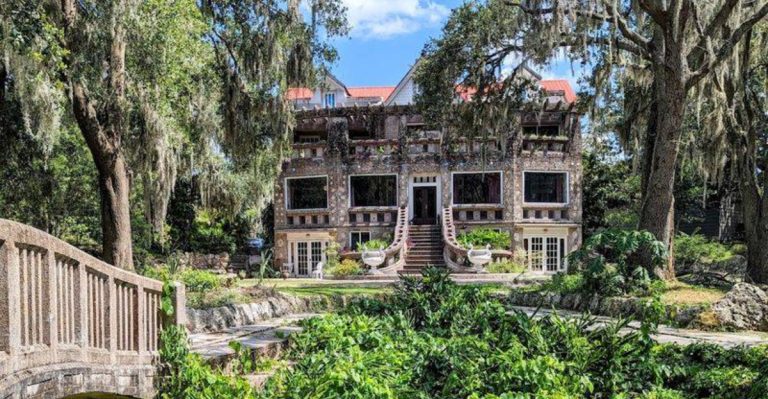Dare To Explore This Haunting Gothic Mansion In Florida That’s Packed With Mystery And Intrigue