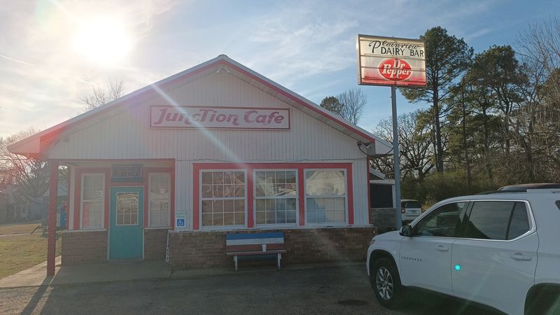 Junction Cafe & Dairy Bar, Plainview
