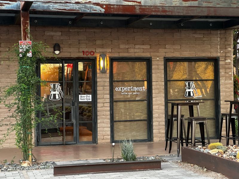 Experiment Coffee & Pastry