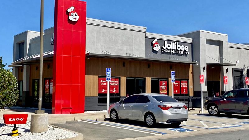 Jollibee: Filipino Fried Chicken Phenomenon