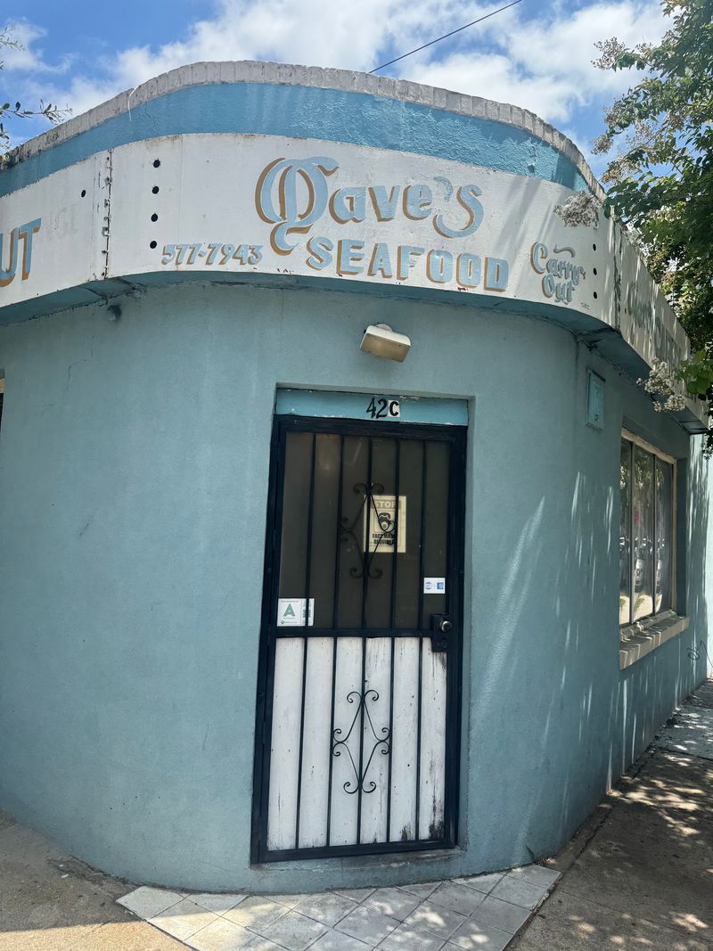 Dave's Carry-Out, Charleston