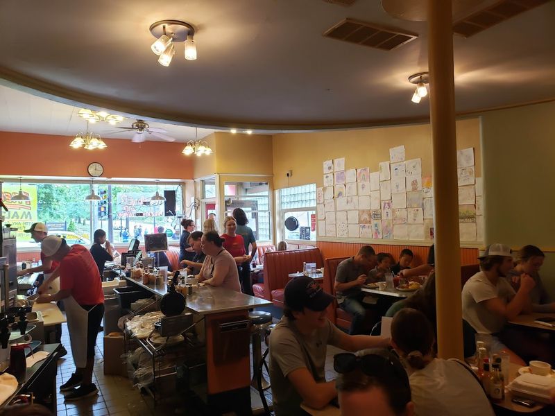 The Uptowner Café On Grand