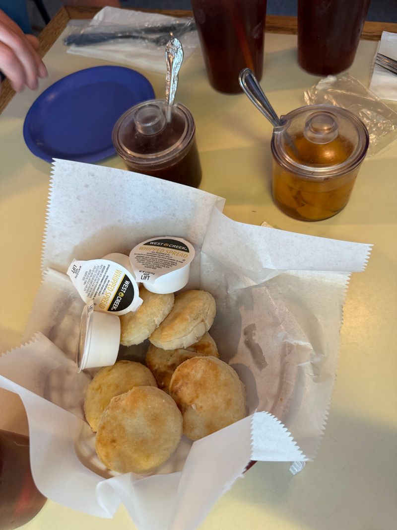 Beacon Light Tea Room, Bon Aqua