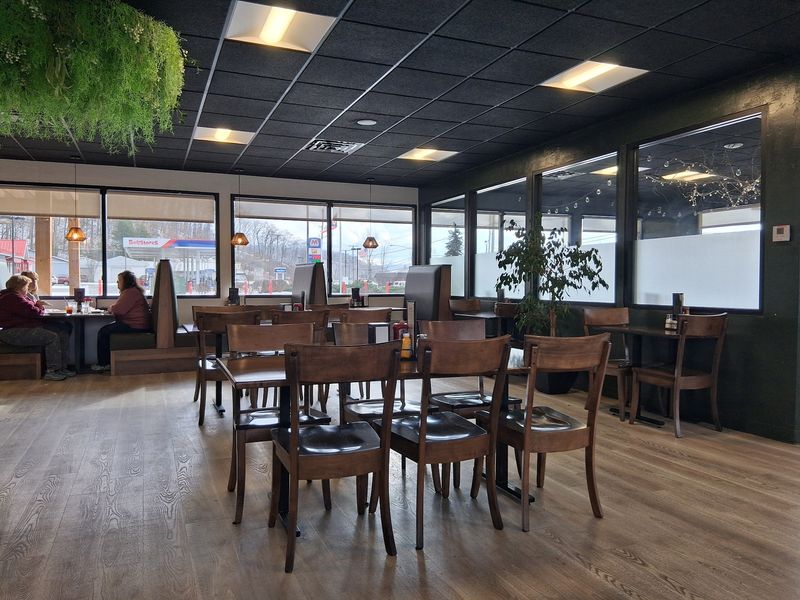 Daybreak Bistro, Millersburg