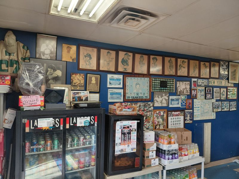 J & W Sandwich Shoppe — Norwood