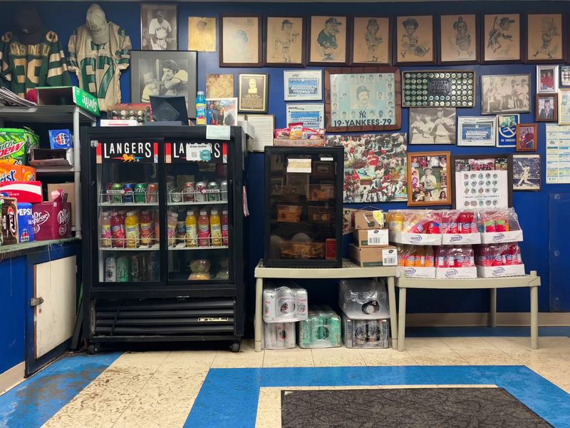 J & W Sandwich Shoppe — Norwood