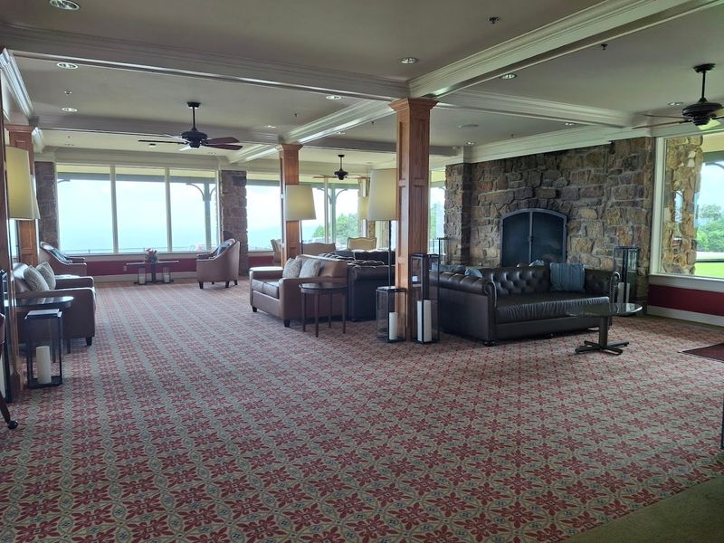 Queen Wilhelmina State Park Lodge