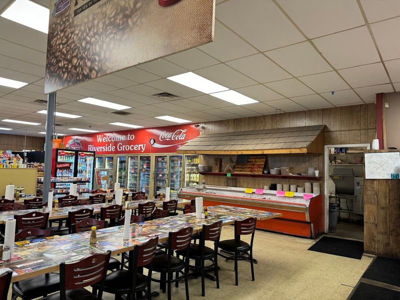 Riverside Grocery & Catering, Benton