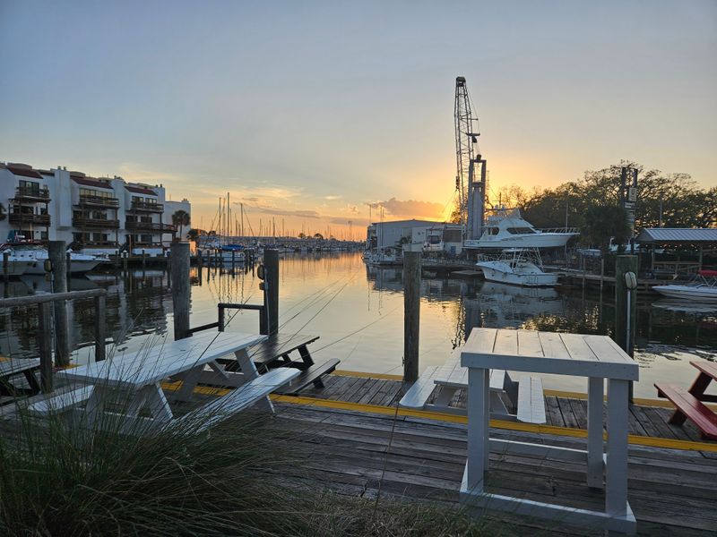 Felix’s Restaurant & Oyster Bar (Lakefront), New Orleans
