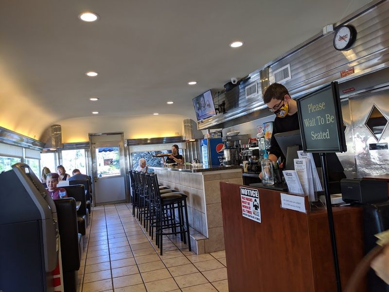 Andy's River Road Diner