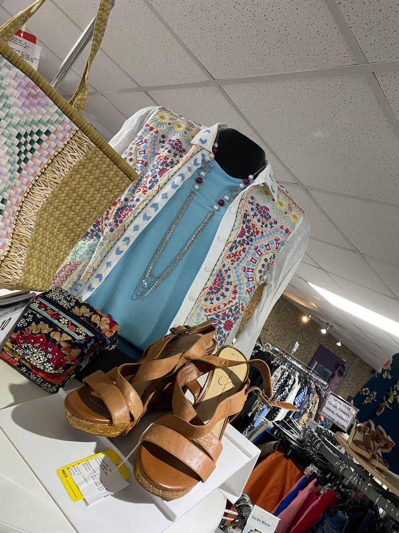 Deja Vu Upscale Consignment, Pine Bluff