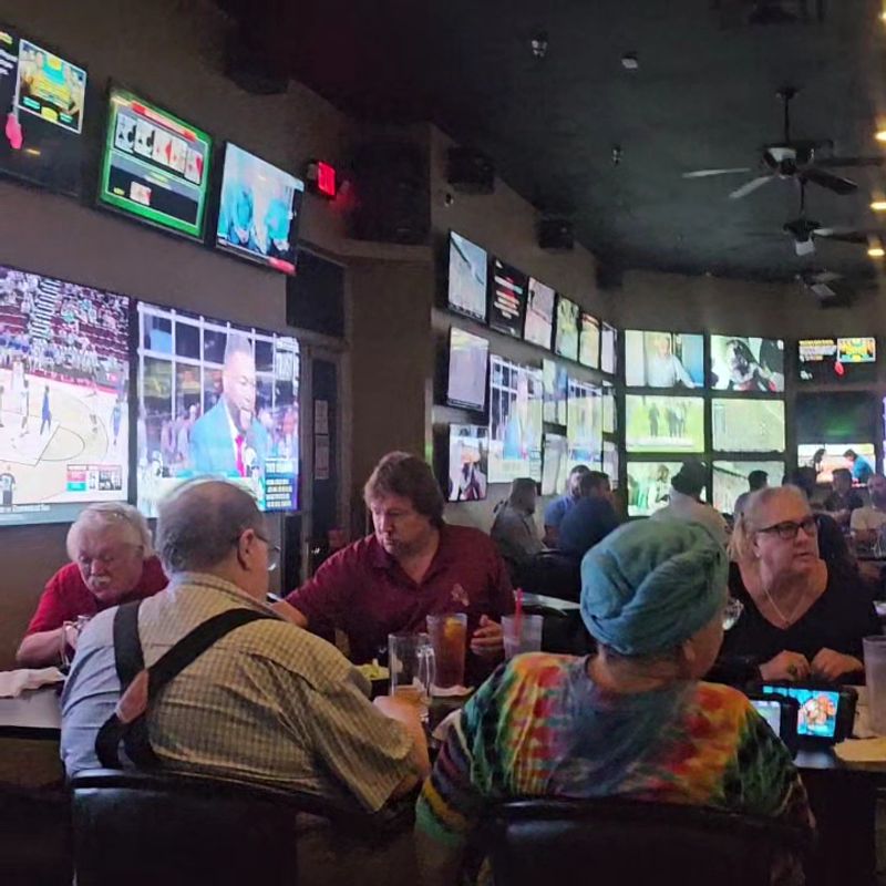 Santisi Brothers Pizzeria & Sports Grill - Phoenix