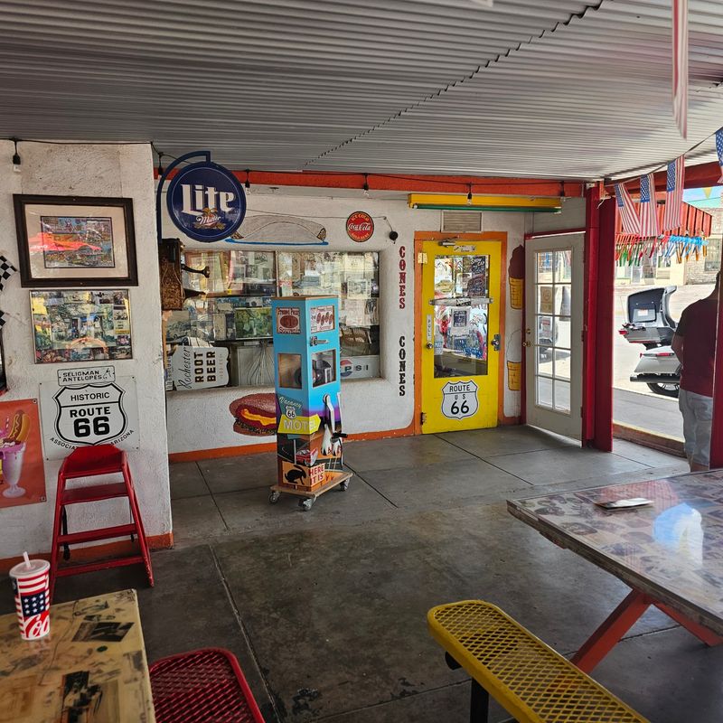 Delgadillo's Snow Cap Drive-In