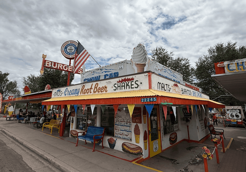 Delgadillo's Snow Cap Drive-In
