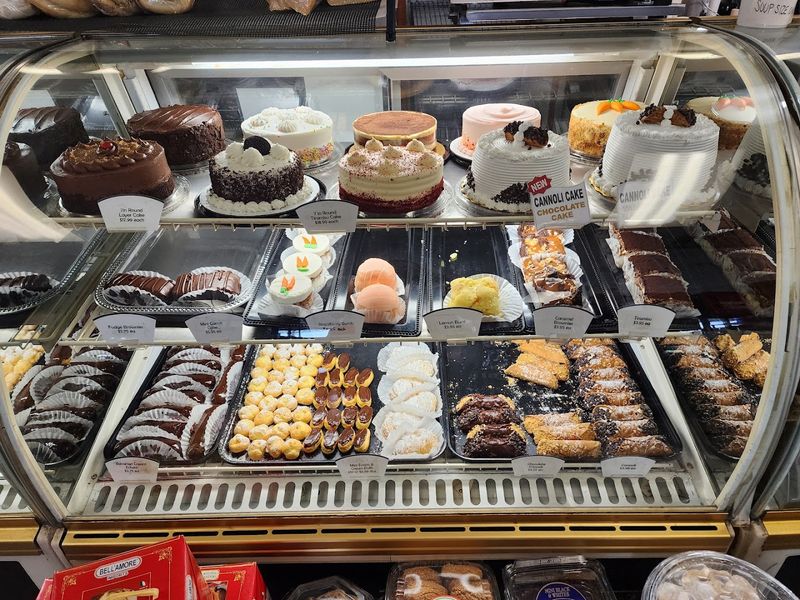 Cannoli, Classic And Chocolate