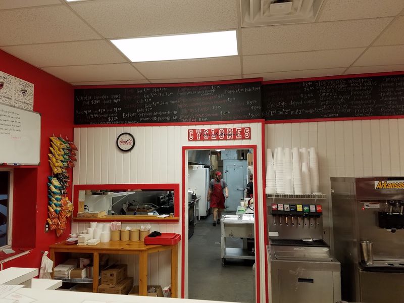 Johnny's Ice Cream and Deli, Russellville