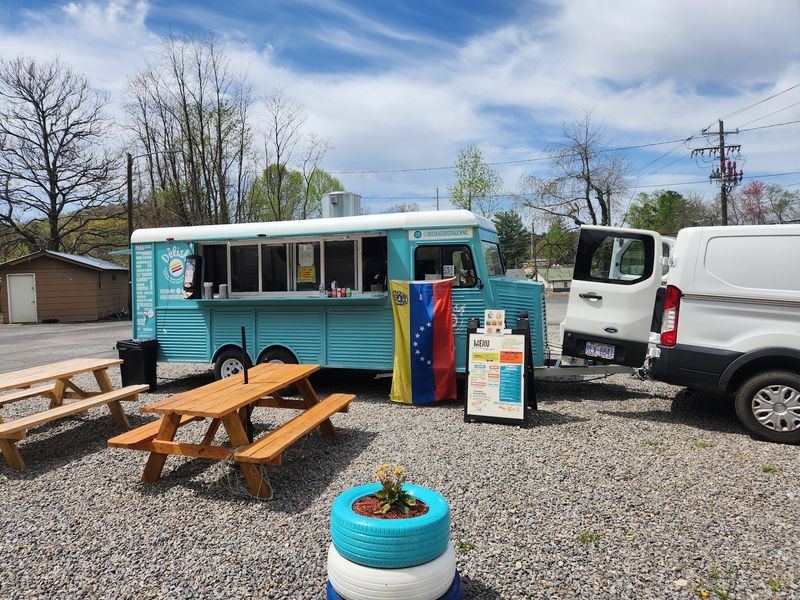 Delish Venezuelan Food Truck