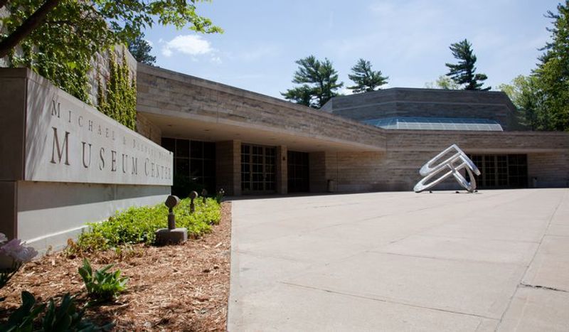 Dennos Museum Center