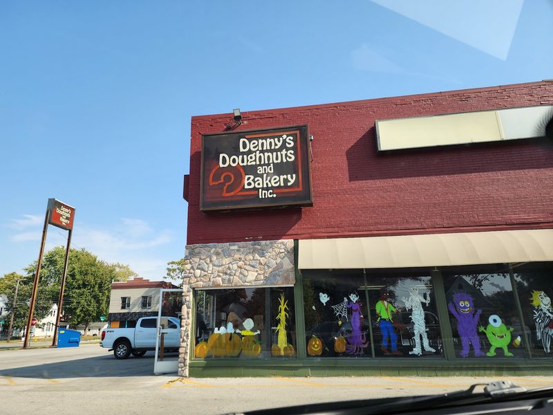Denny's Doughnuts and Bakery, Bloomington, IL Denny's Doughnuts and Bakery, Bloomington, IL