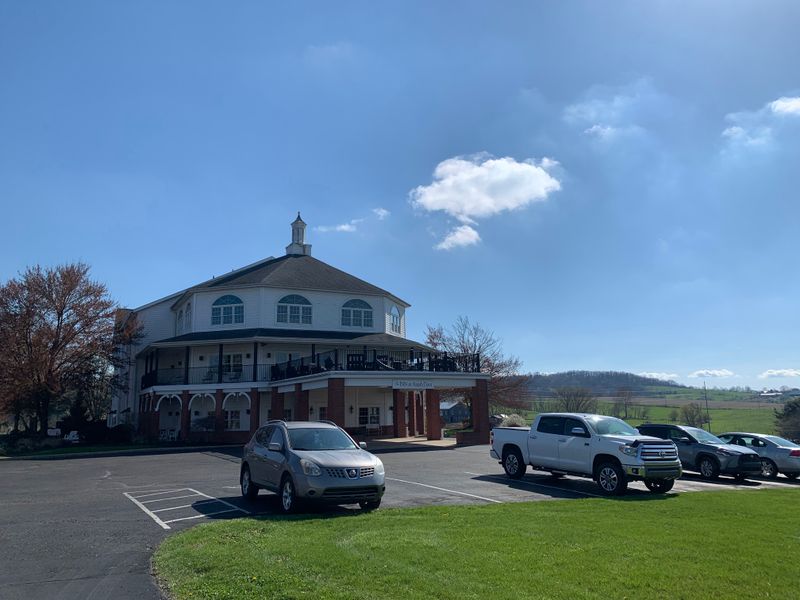 Amish Door Restaurant: Wilmot, Ohio