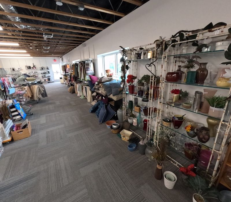 White Dove Thrift Shoppe Midtown, Phoenix