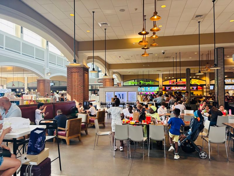 The New England Village Aesthetic Makes Every Corner Photogenic