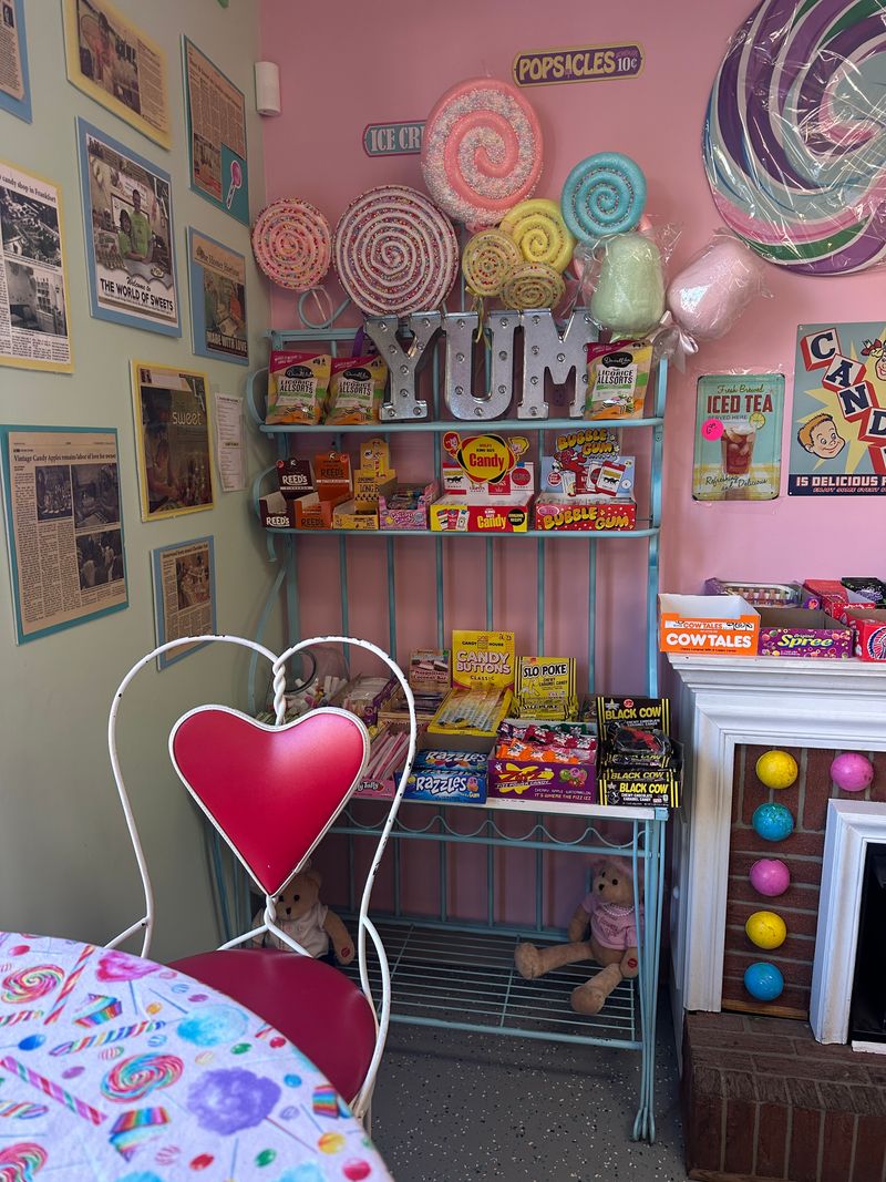 Short & Sweet-Tasty Treats/Vintage Candy Apples – Frankfort