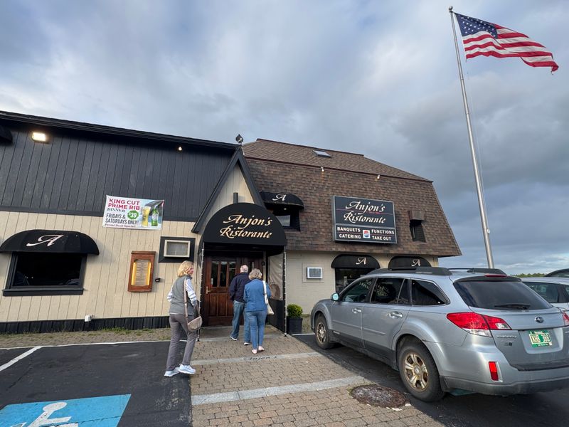 The Vibe, The Family Feel