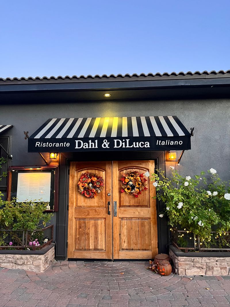 Live Piano Music That Completes The Experience