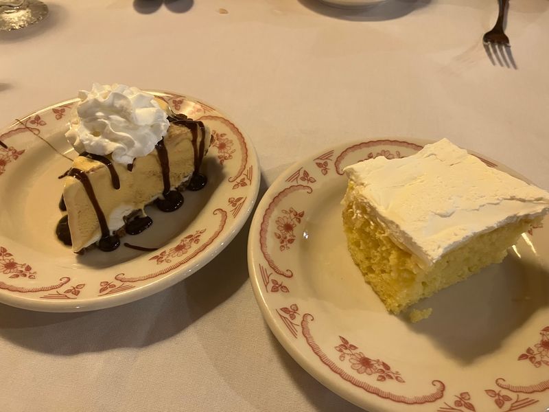 Desserts That Make Room For Themselves