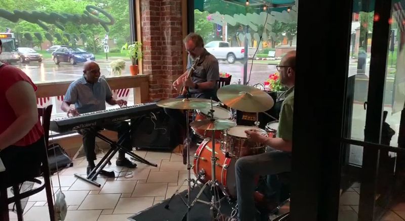 Live Jazz and the Experience Beyond the Plate