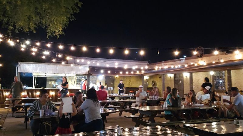 Weekend Live Music And The Supper Club Atmosphere