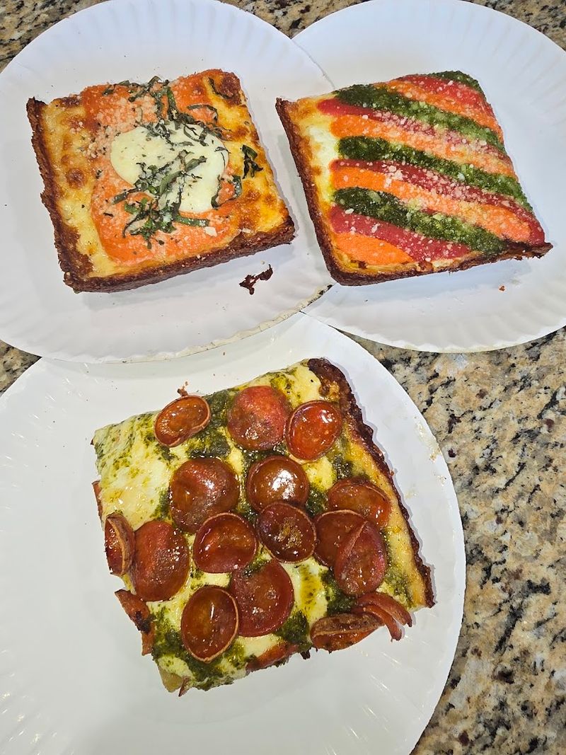 Detroit And Neapolitan Pizzas Both Earn Serious Praise Here