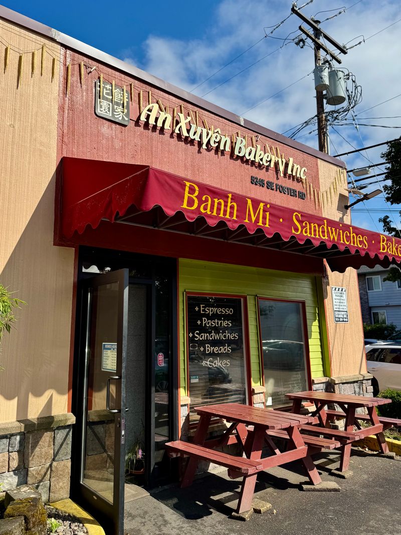 An Xuyên Bakery — Portland