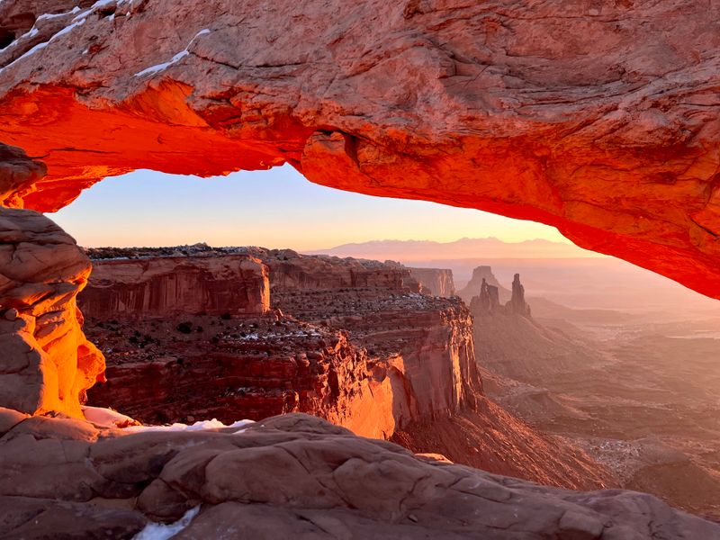 Mesa Arch Trail: Canyonlands National Park, Island in the Sky, Utah