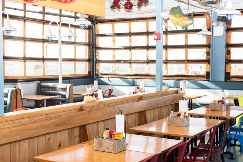 Brooklyn Crab, Brooklyn, New York (Offers Waterfront Views)