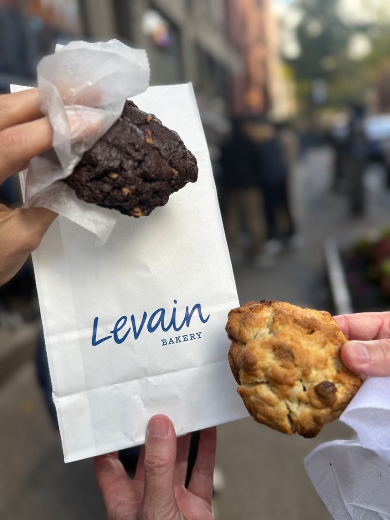 Levain Bakery, Signature Chocolate Chip Cookie