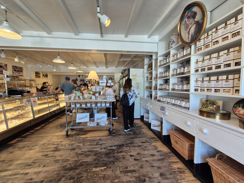 DiCamillo Bakery 