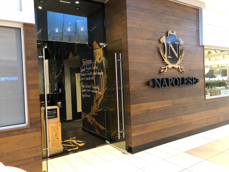 Napolese Pizzeria – Fashion Mall at Keystone, Indianapolis, Indiana