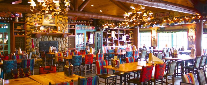 Famous Dave's: All Show, Little Substance