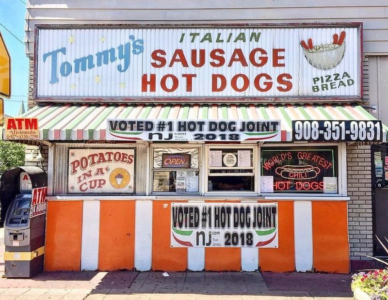Tommy’s Italian Sausage & Hot Dogs
