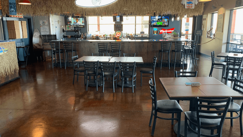 Ffinch's Waterfront Kitchen & Bar At Roosevelt Lake Marina — Roosevelt