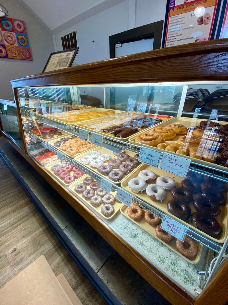 Dimple's Donuts (Batavia)