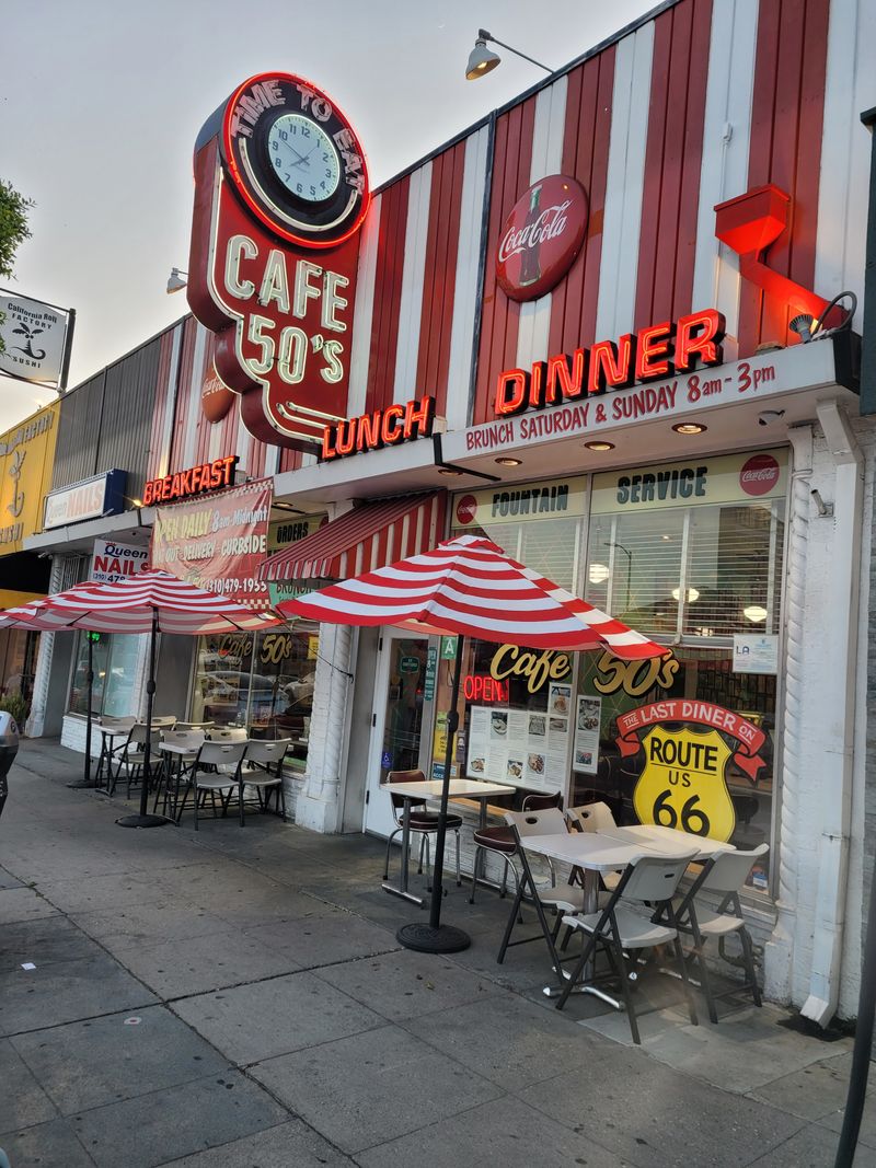 Cafe 50’s, Los Angeles (Real Diner Vibe)