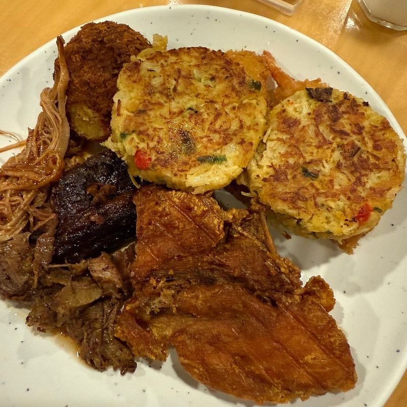 Shady Maple Smorgasbord - Lancaster County's Amish Feast Palace