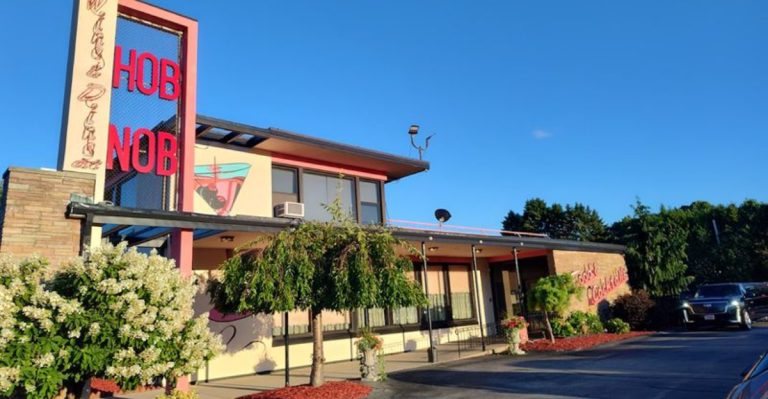 Dining At This Cozy Wisconsin Supper Club Feels Like A Special Event