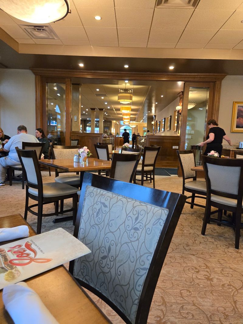 Dining Room Buzz And Booth Real Estate
