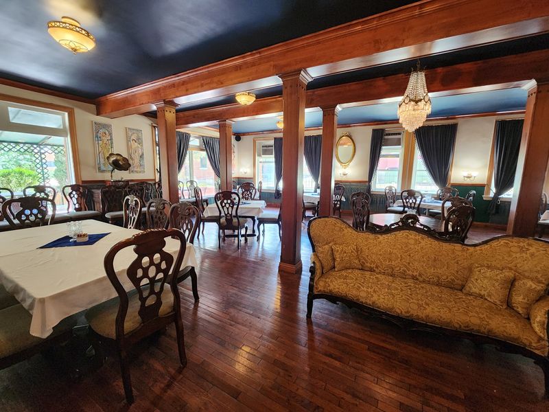 Dinner With A Side Of 1902 Dinner With A Side Of 1902